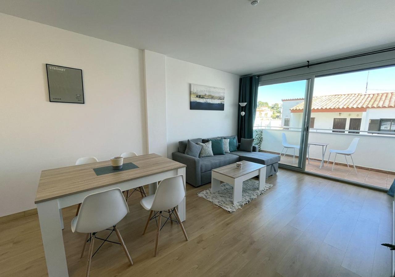 2-Bedroom Brand New Apartment Steps From The Beach Llanca Ngoại thất bức ảnh