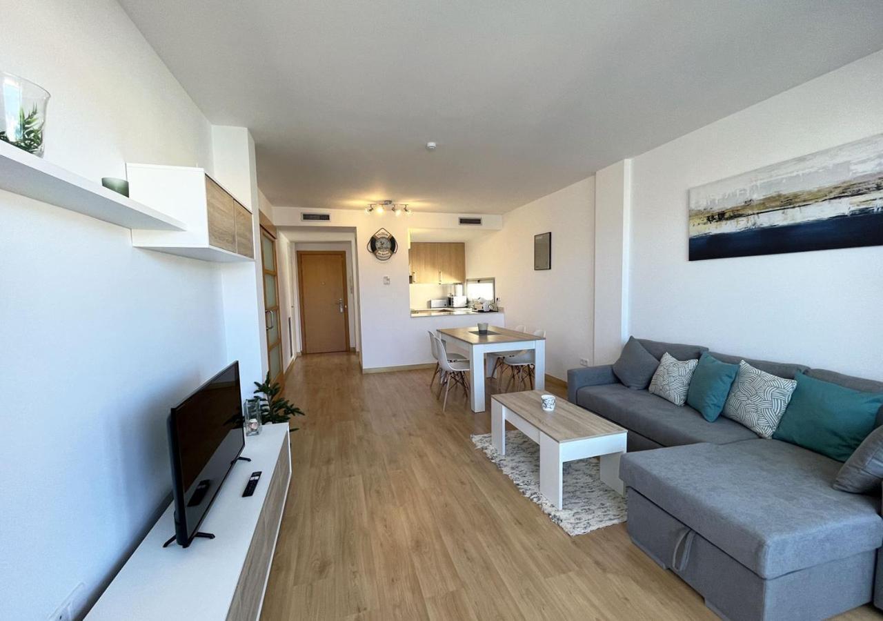 2-Bedroom Brand New Apartment Steps From The Beach Llanca Ngoại thất bức ảnh