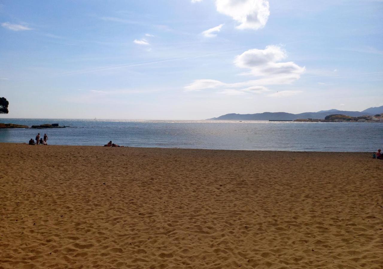 2-Bedroom Brand New Apartment Steps From The Beach Llanca Ngoại thất bức ảnh