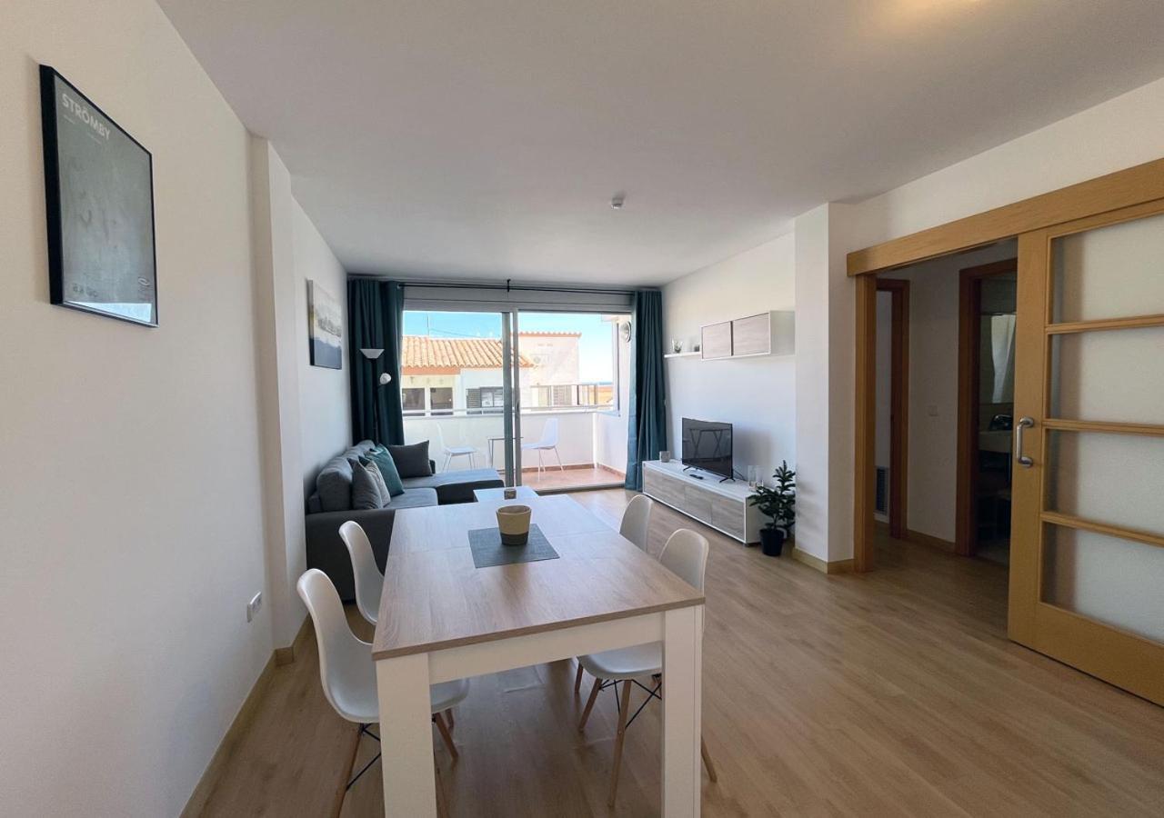 2-Bedroom Brand New Apartment Steps From The Beach Llanca Ngoại thất bức ảnh